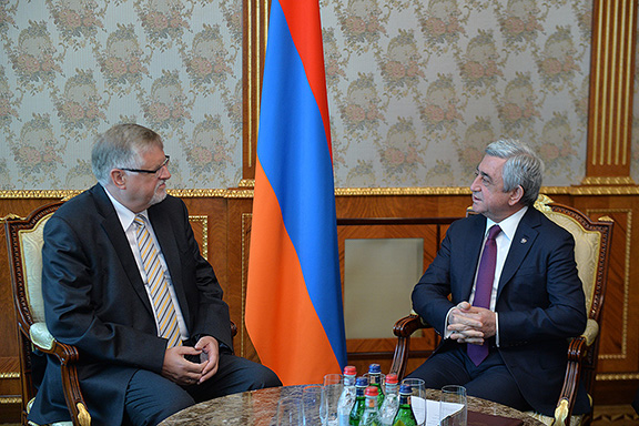 President Serzh Sarkisian receives European Union Special Representative for the South Caucasus and the Crisis in Georgia Herbert Salber on April 26, 2017 in Yerevan (Photo: Press Office of the President of Armenia)