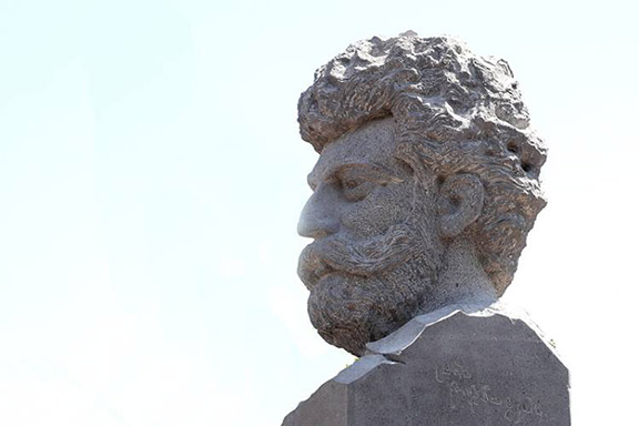 The bust of Armenian national hero Tatul Krpeyan was unveiled in Yerevan on April 30 at a city park named after him. (Photo: yerevan.am)