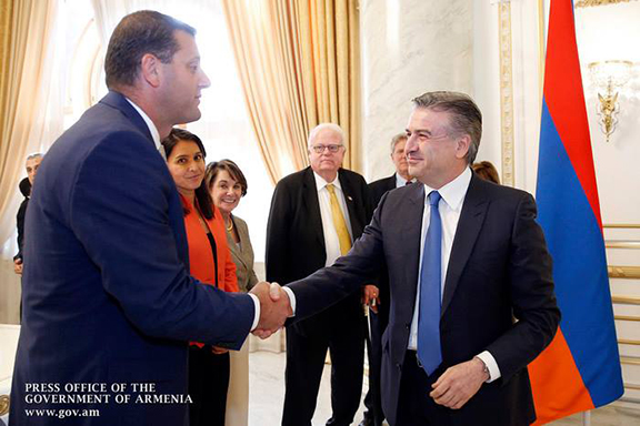 Congressman David Valadao shaking hands with Armenian Prime Minister Karen Karapetyan (Photo: Press Office of the Government of Armenia)