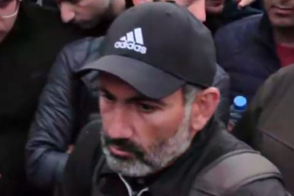 Nikol Pashinyan, the leader of the movement to oust Serzh Sarkisian, speaks at  a rally in Yerevan on Monday after Sarkisian's resignation. (Scree capture Azatutyun.am)