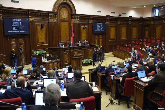 Armenian parliament voting on the pension reform. (Source: Azatutyun.am).