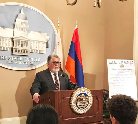 Senator Anthony Portantino commemorates Armenian Genocide at the State Capitol