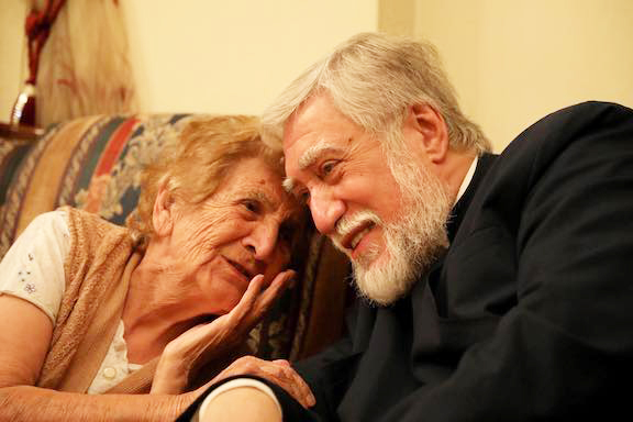 Catholicos Aram I with his mother, Loushin Keshishian (Photo by Cilician Catholicosate)