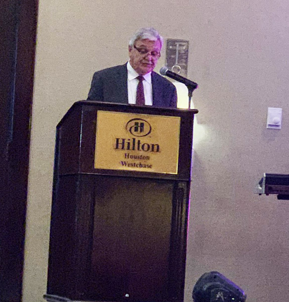 The evening's Master of Ceremonies Vrouir Frankian
