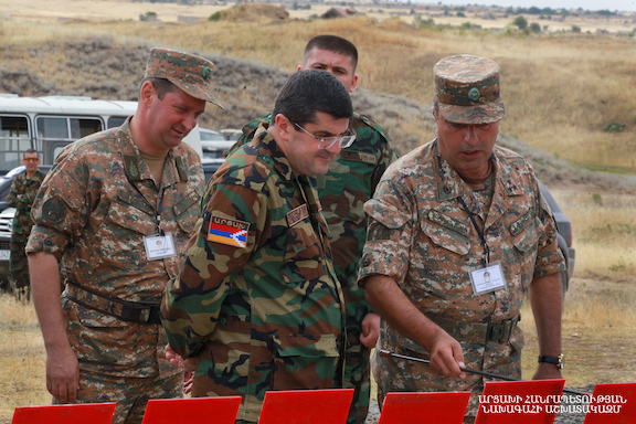 Artsakh President Arayik Harutyunyan with Artsakh Armed Forces leaders