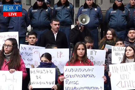 ARF Youth of Armenia protest the education minister in Nov. 2019