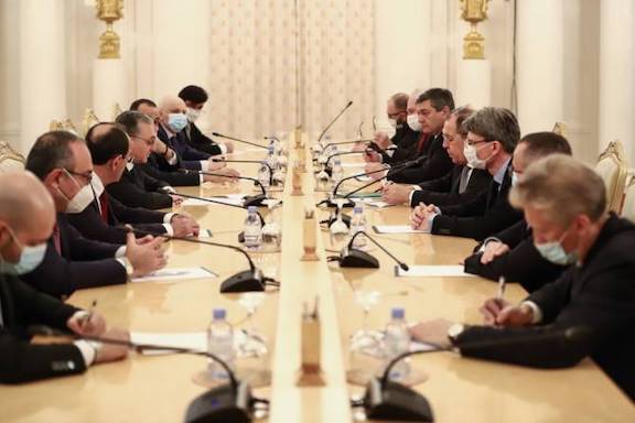 Foreign ministers of Armenia and Russia meet in Moscow on Oct. 12