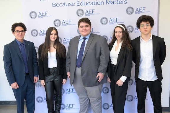 Rus ayol Dik sorish haqida uyatchan