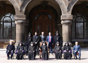 Etchmiadzin Denounces Pashinyan’s Attacks on Church at European Parliament