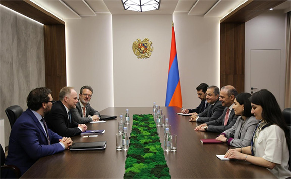 As NATO Courts Yerevan, Pashinyan Says Armenia will Not be Active in CSTO